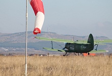 Ан-2 идет на взлет (АТСК Октябрьский)